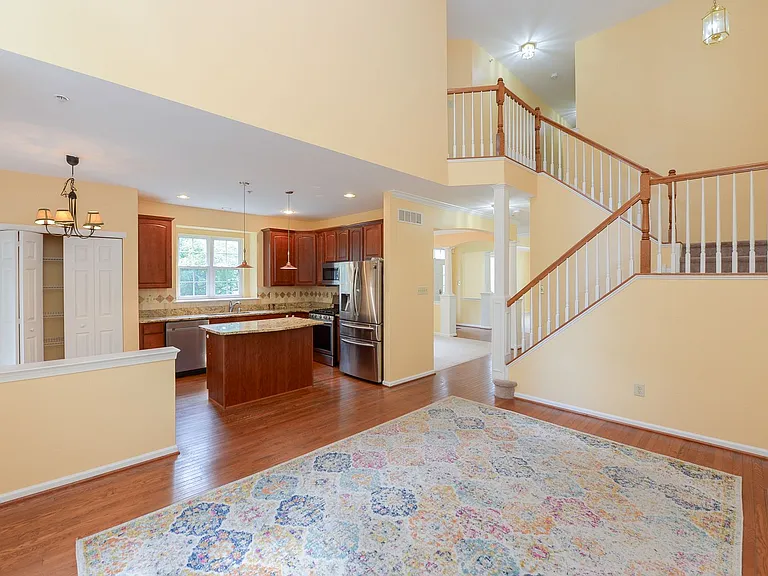 200 Rolling Hill Dr — Photo 16