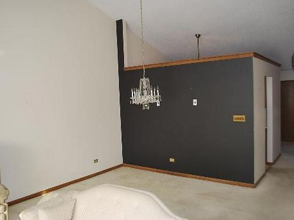 3rd image of 13340 S Oakview Ct