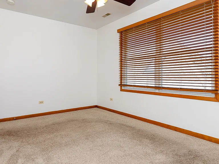 1033 Hayes Ave — Photo 22