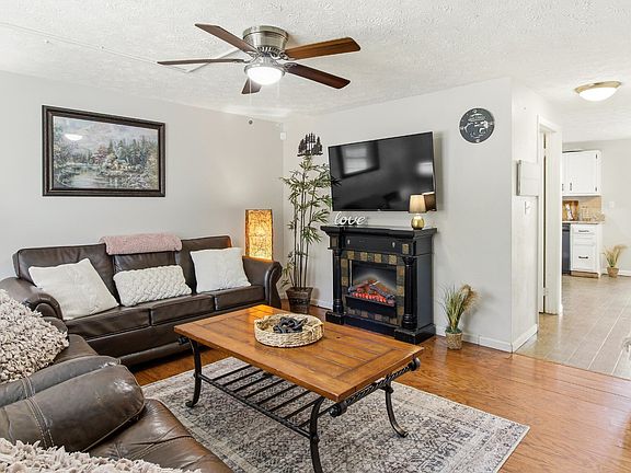 3rd image of 625 S Asbury Dr APT 11