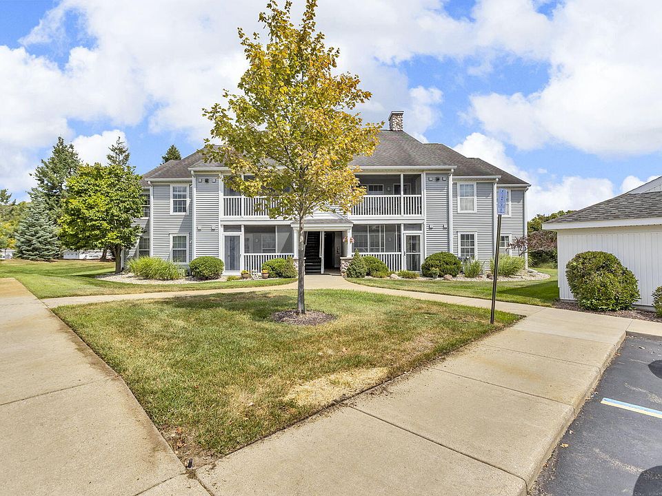1st image of 745 W Barrington Cir