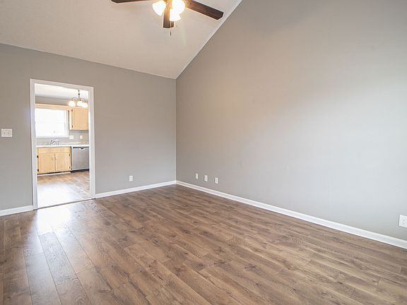 2nd image of 1913 Timberline Cir