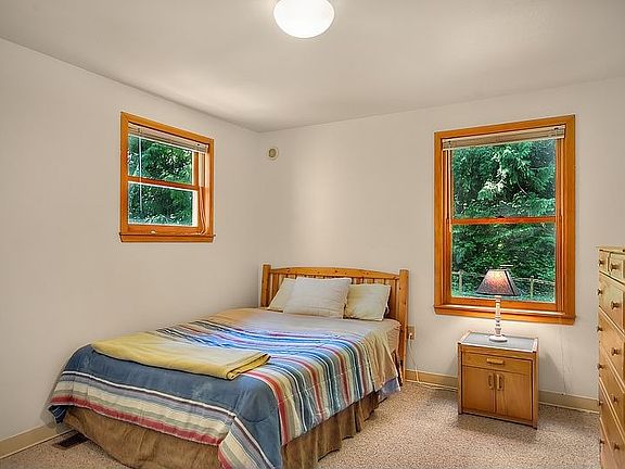 5th image of 701 Borst Ave NE