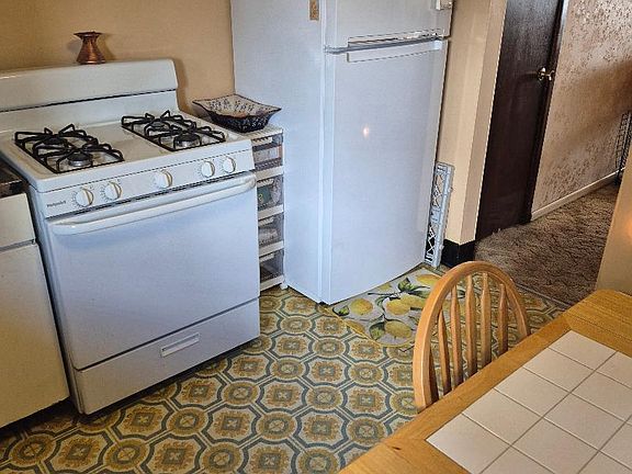5th image of 2114 S Rosewood St