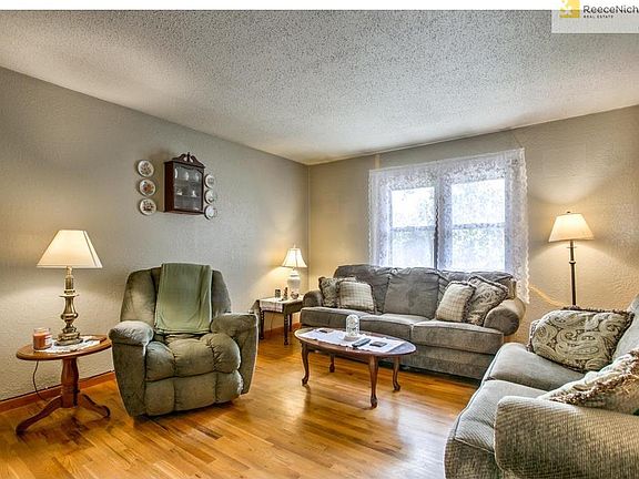 Main Level living room