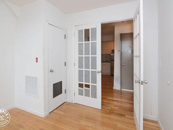 5th image of 343 Knickerbocker Ave #2C