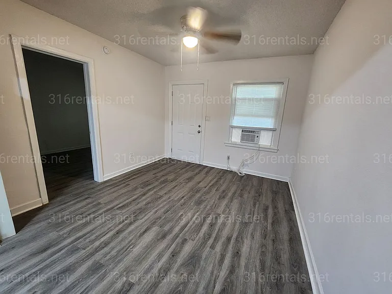847 N Glendale St — Photo 2