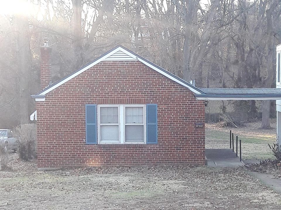 1st image of 15 N Barat Ave