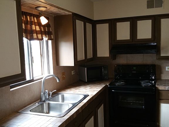 2nd image of 19502 Lake Shore Dr #C