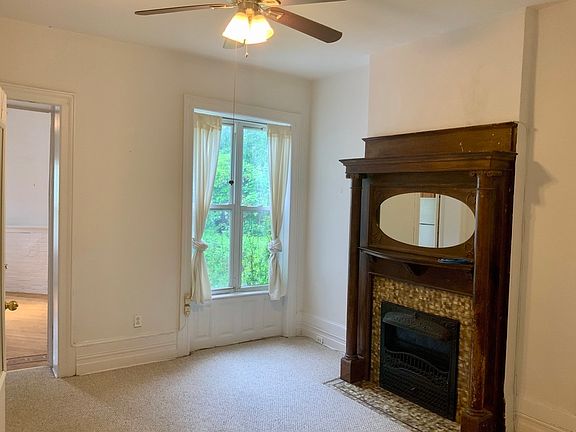 3rd image of 809 Lincoln Pl #1