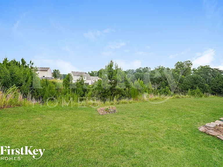 1035 Sutherland Dr — Photo 18