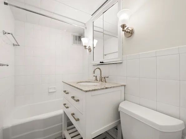 167 East 67th Street image 11 of 11