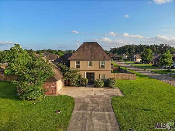2nd image of 13706 Shady Hollow Dr