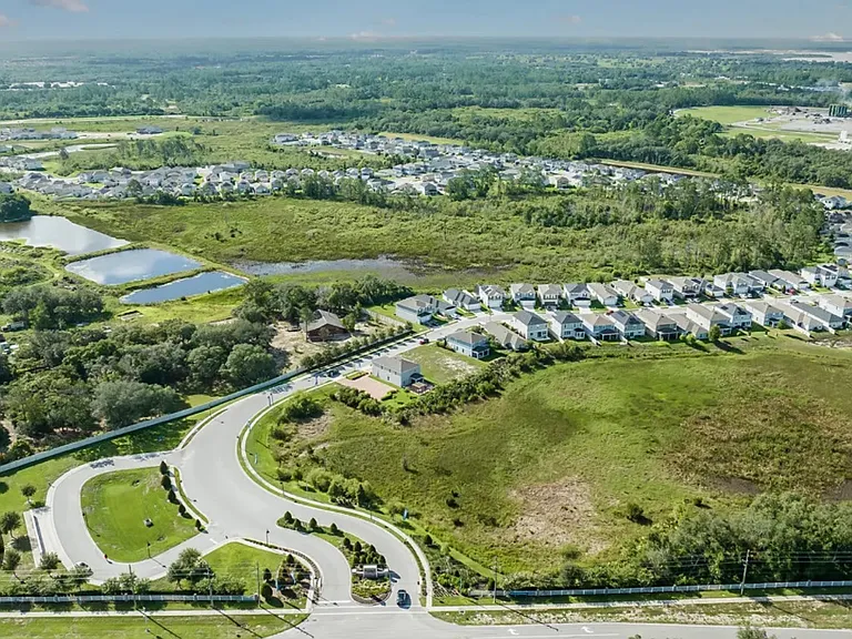 Preserve Pointe Blvd — Photo 71