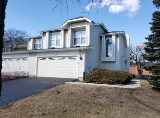 620 Sturnbridge Ln, Schaumburg, IL 60173