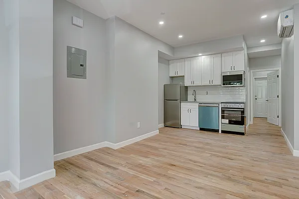 Rented by EXR | media 3