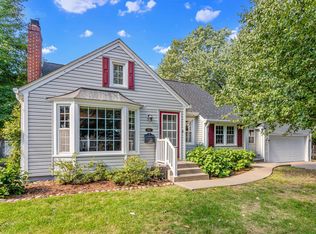 1947 Arona St, Roseville, MN 55113