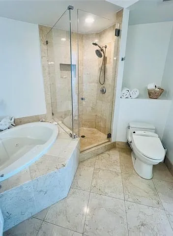 111 SW 8th Ave #905 — Photo 6