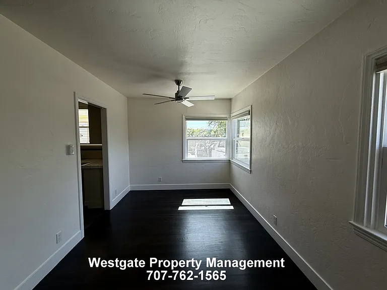220 Payran St — Photo 15