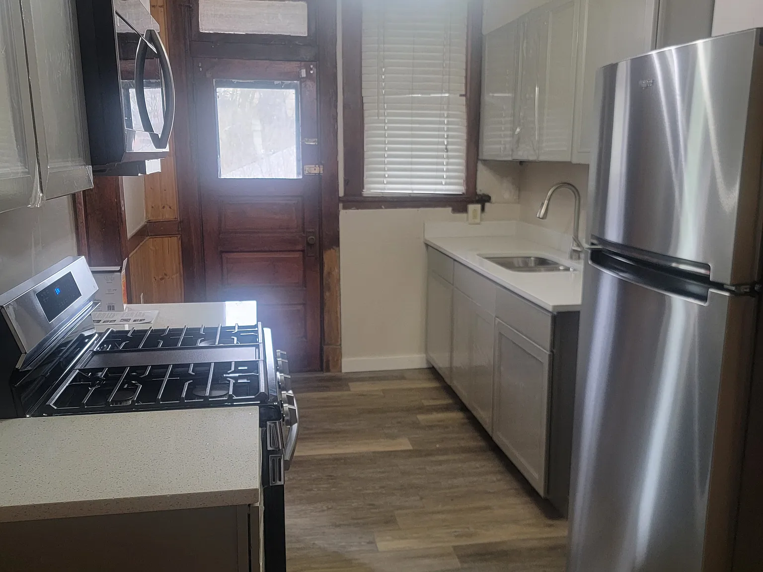 3 bed, 1.5 bath, 1656 sqft, $1,495 — Photo 2