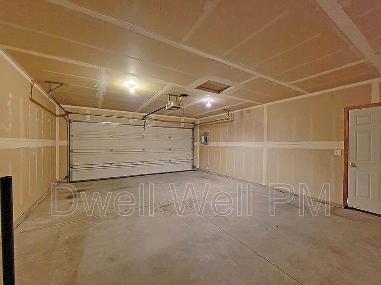 2903 E Ohio Ave — Photo 17