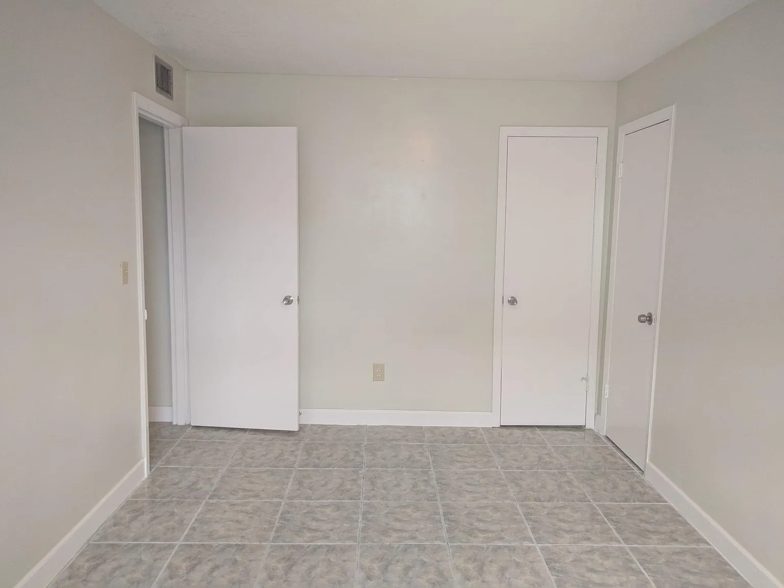 1306 E Muriel St — Photo 3