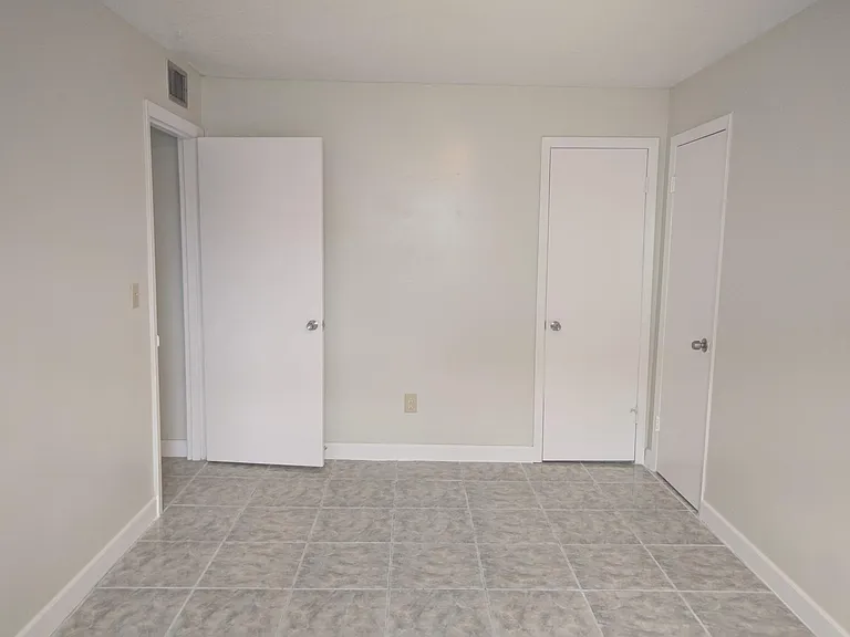 1306 E Muriel St #UPSTAIRS — Photo 3