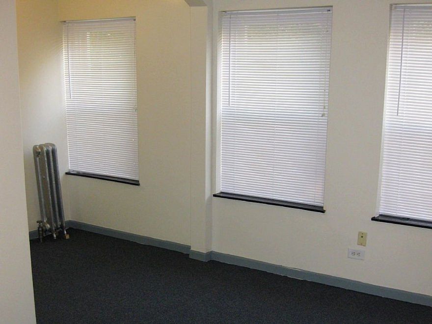 2nd image of 6250 N Winthrop Ave APT 301