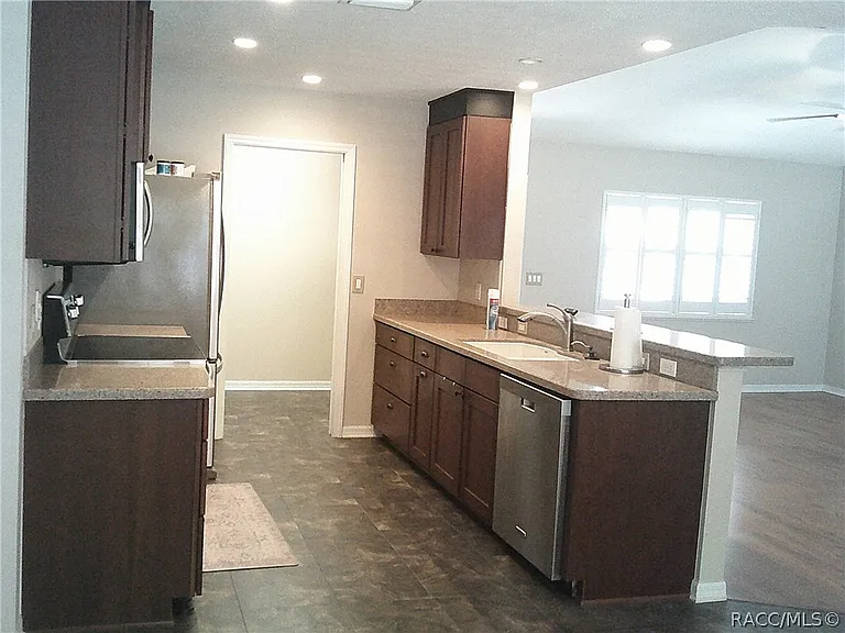 1035 S Brookfield Dr — Photo 10