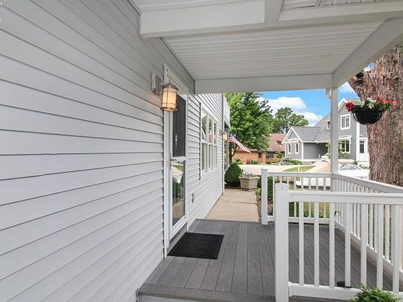 5th image of 2124 N Nan Ave