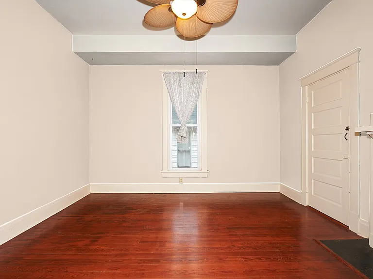 207 N Oak St #A — Photo 6