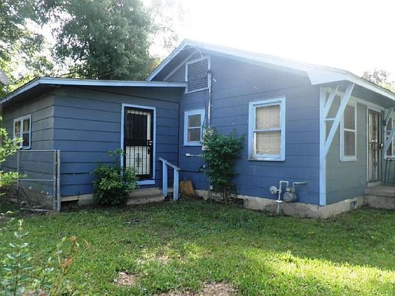 3rd image of 1232 W Cotton Dr