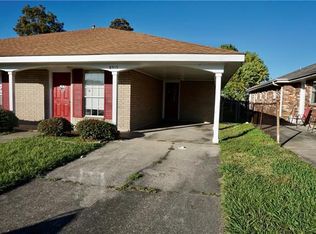 8515 Deerfield Dr, Chalmette, LA 70043