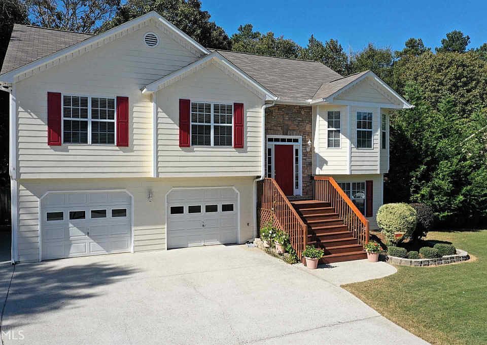 1st image of 520 Sanford Creek Ln