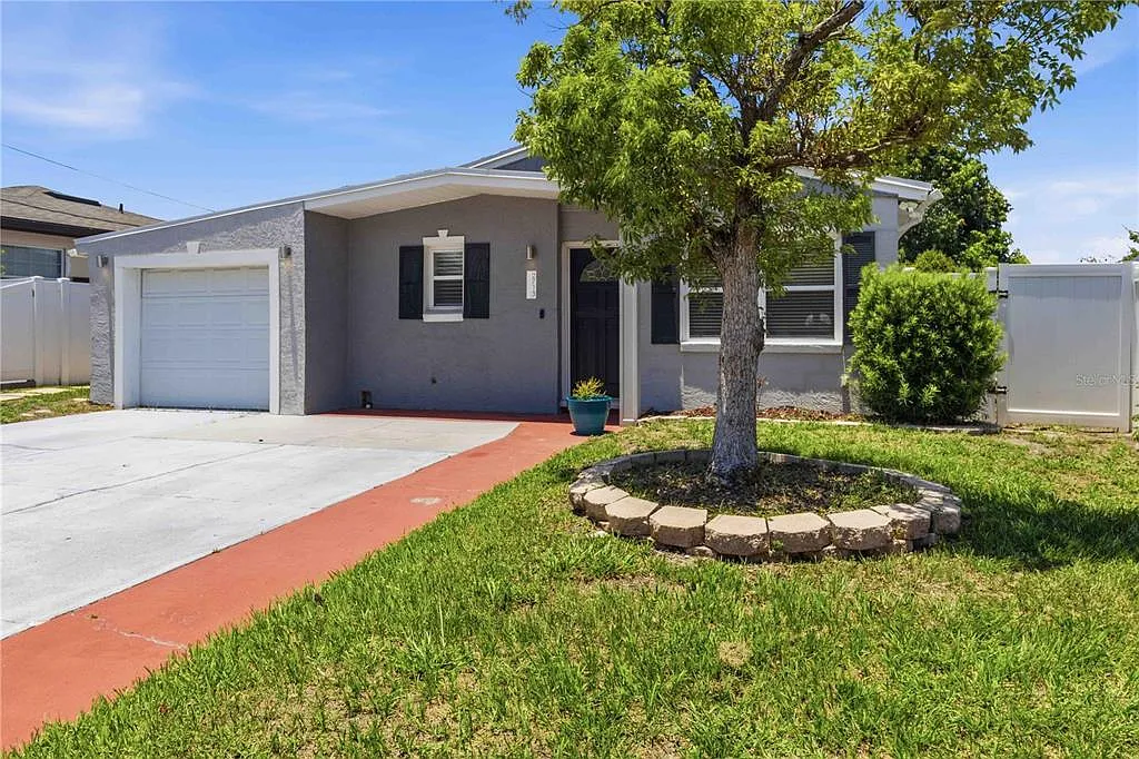 2 bed, 2.0 bath, 960 sqft, $3,300 — Photo 1