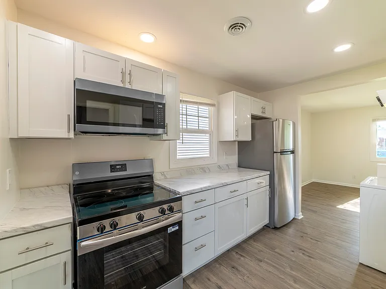 7552 Beech Ave — Photo 11