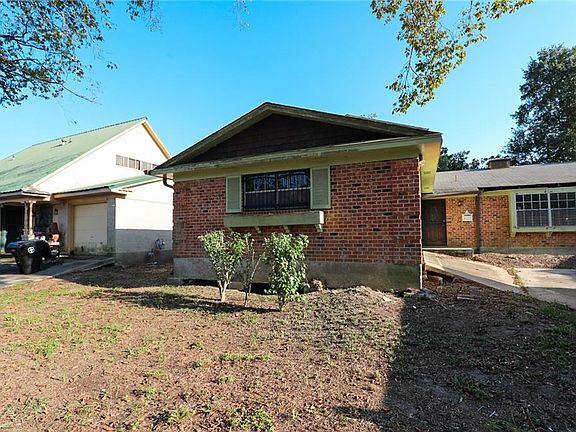 2nd image of 13018 Deauville Ct