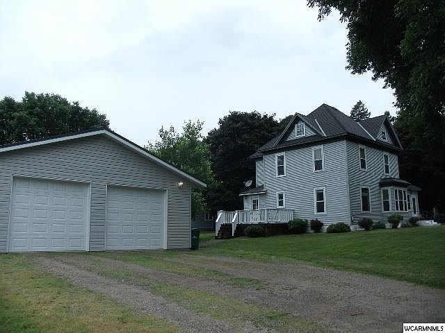 1st image of 411 Front St