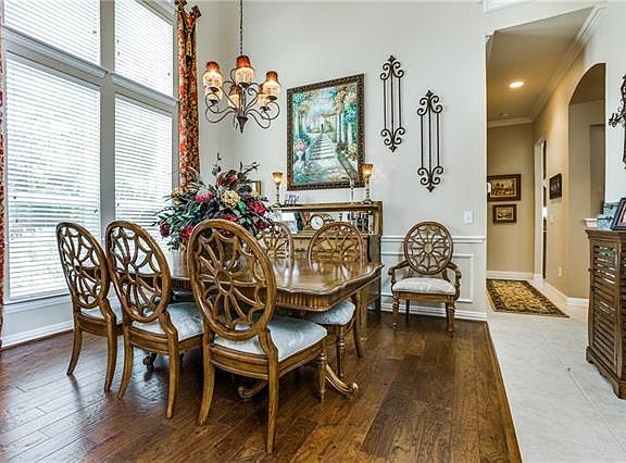 4th image of 3909 Celadine Dr