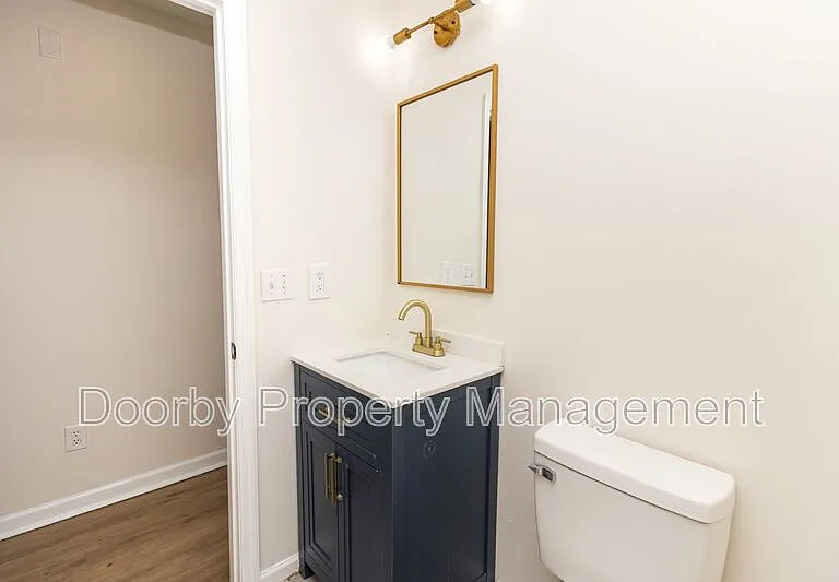2310 Cushman St — Photo 8