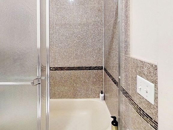 2nd image of 256 W 135th St APT 3F