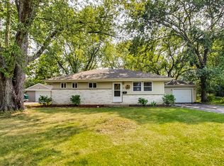 61 Golfview Rd, Lake Zurich, IL 60047