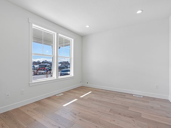 2nd image of 1081 W Turnberry Way S #33