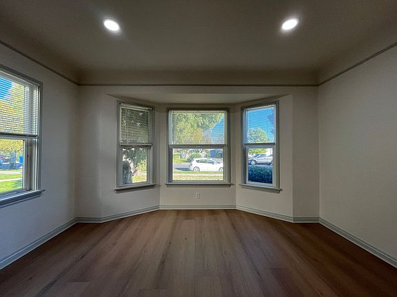 4th image of 5123 Auckland Ave
