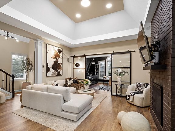 5th image of 3060 Annandale Dr