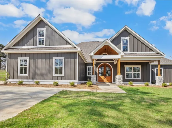 1065 Lee Road 315 Rd, Smiths Station, AL 36877