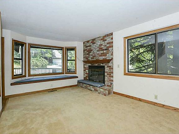 3rd image of 28928 Potomac Dr