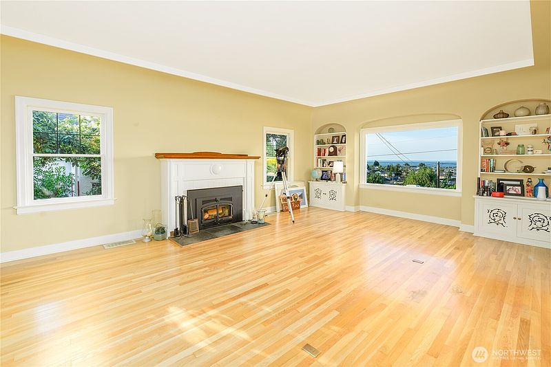 5th image of 1221 E 2nd Street