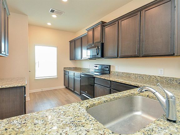 4th image of 3025 Iron Woods Dr