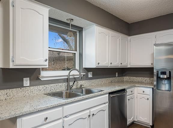 4th image of 306 Mari Ct